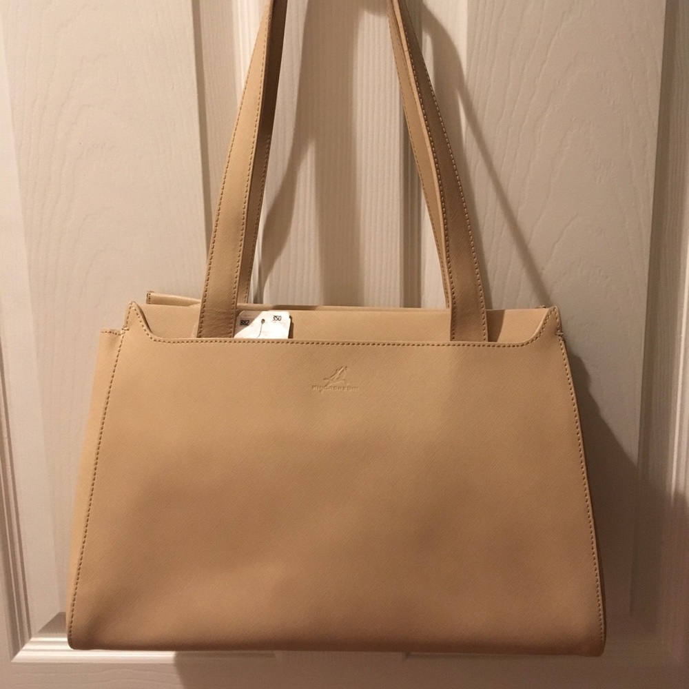 FINAL PRICE - NWT Minoronzoni leather bag - beige